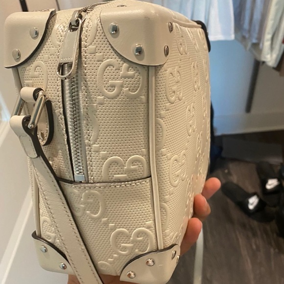 Off White Gucci crossbody messenger bag. - Picture 3 of 4